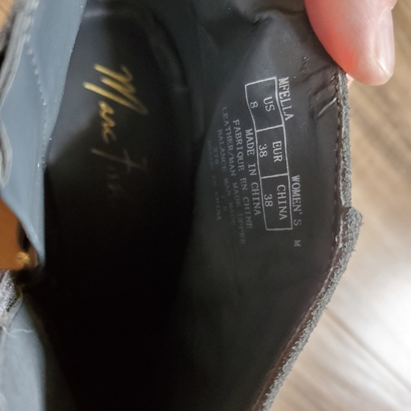 Marc Fisher size 8, women's ankle booties - Picture 2 of 3